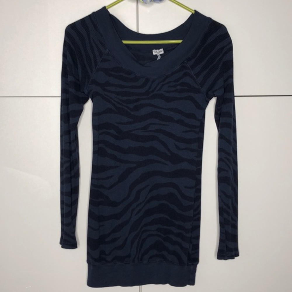 SPLENDID Navy and Black  Zebra Print Long Top